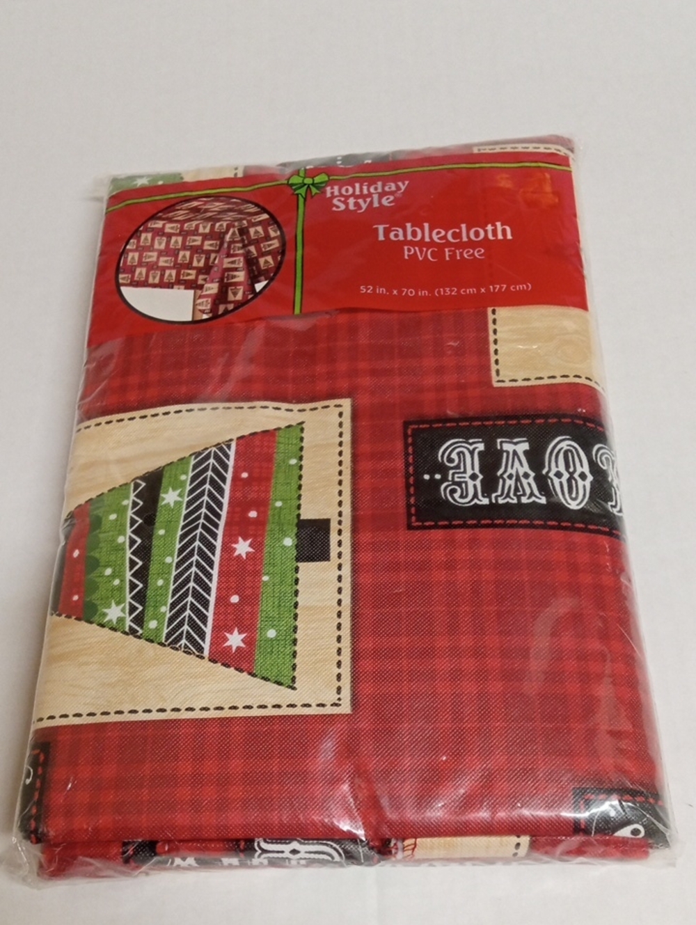 HOLIDAY STYLE CHRISTMAS TABLE CLOTH VINYL 52 X 70 PVC FREE FLANNEL BACK